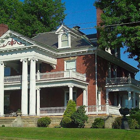 South Broadway Manor B&B - Near Fallingwater, Ohiopyle State Park, Hiking & Biking Trails Gap Scottdale Екстериор снимка