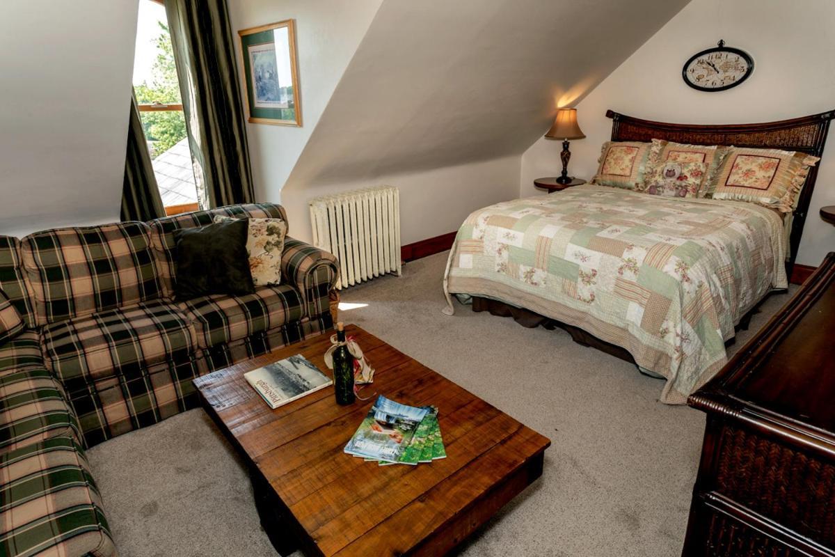 South Broadway Manor B&B - Near Fallingwater, Ohiopyle State Park, Hiking & Biking Trails Gap Scottdale Екстериор снимка